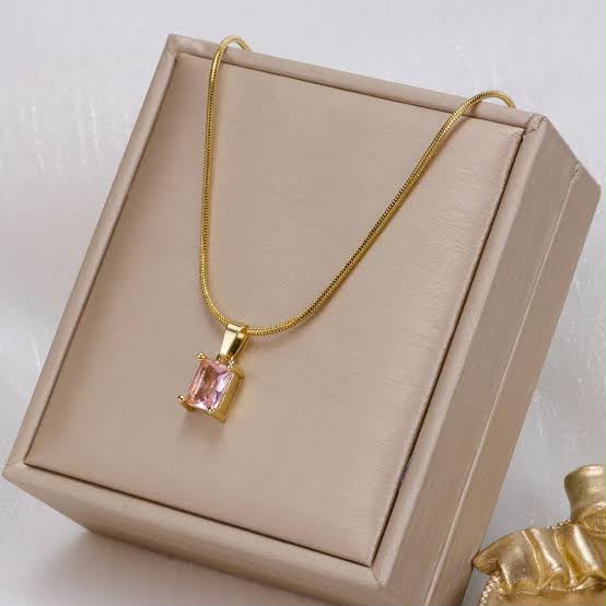 Luxury Gold Herringbone Necklace with Gemstone Pendant| Elegant Statement Jewelry